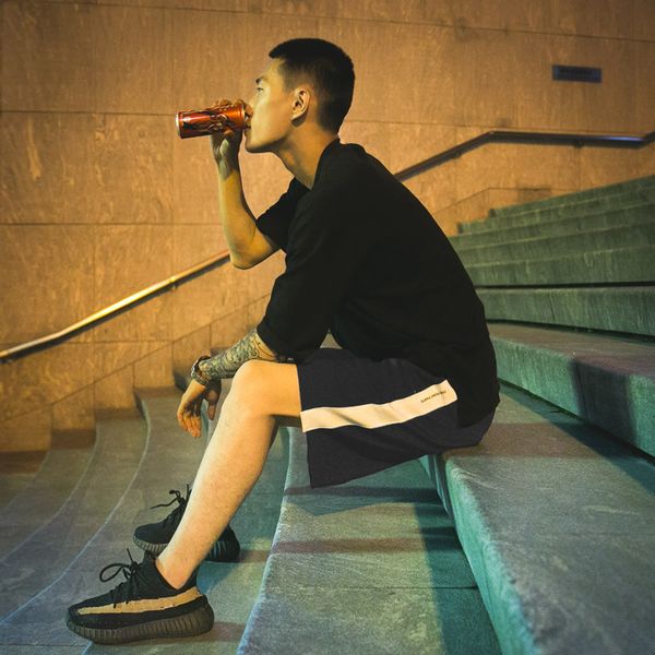 

2019 summer new korean large size capris slim beach pants men's leisure sports shorts, White;black