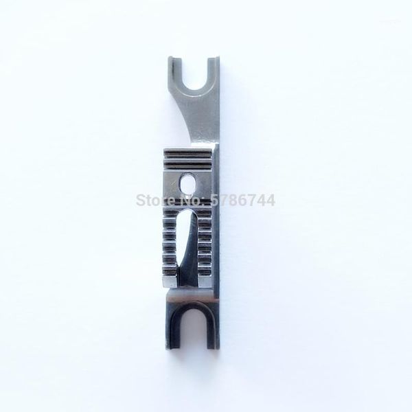 

feed dog #91-059995-04 for pfaff 1525 sewing machine pfaff sewing machine spare parts1, Black