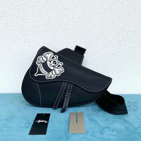 

mens bee saddle buckle bags crossbody handbags iconic handles all-match real leather black shoulder bags totes cross body clutches