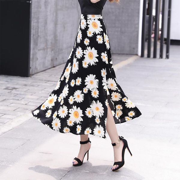 

1pcs women's plus size a-line skirts 2020 summer new fashion chiffon floral prints splicing fork opening ladies loose skirts1, Black