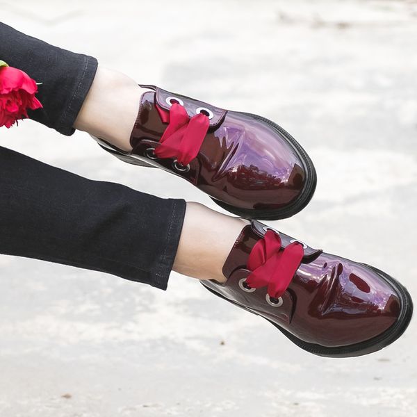 Heißer Verkauf – Damen-Leder-Flats-Schuhe, Patent-Loafer, modisches schwarzes Riband, lässige Oxford-Schuhe für Büro-Damen, 2021, neues Herbst-Elegan-Kleid