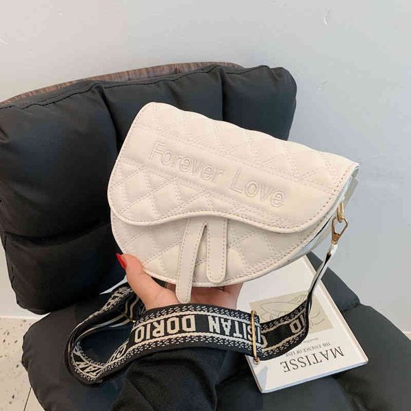 

2022 factory wholesale western style fashion summer retro lingge simple and fashionable woven wide belt messenger single shoulder bag