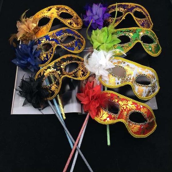 Maschere per feste Maschera per feste in travestimento veneziano con fiore rivestito in tessuto dorato sul colore della miscela del costume di Halloween di carnevale del bastone Spedizione gratuita