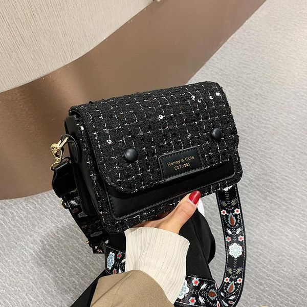 

2020 new mini messenger bag women's fashion ins super fire retro wide shoulder belt messenger bag simple style cross