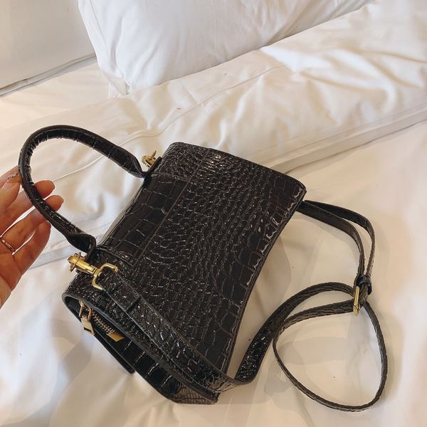 

21 new diagonal shoulder bag trendy crocodile pattern hourglass bag fashion lady handbag wf2102081
