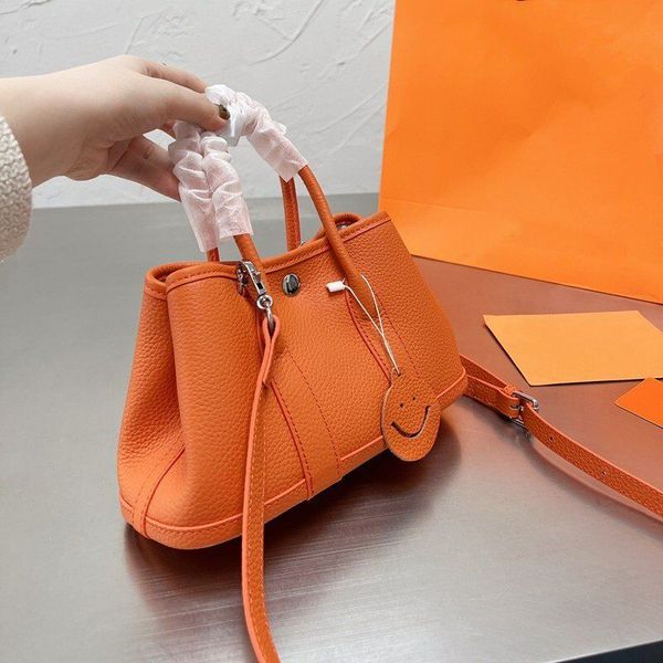 

garden party totes women luxury designers bags 2022 larger size crossbody purse cowhide learther checker delivery