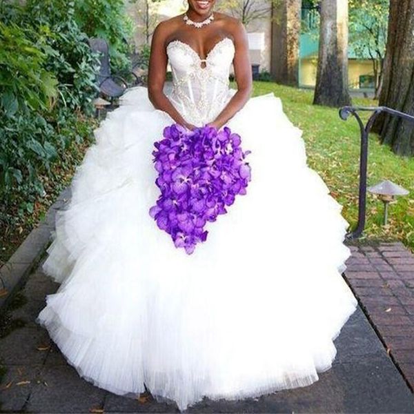 

luxurious ball gown sweetheart wedding dresses sleeveless beaded tulle formal bride bridal gowns custom made robe de marriage, White