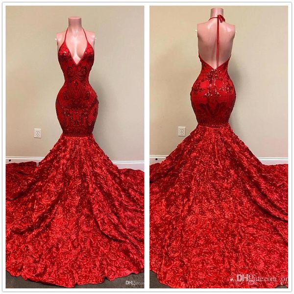 2022 Sexy rückenfreie rote Ballkleider Halter tiefer V-Ausschnitt Spitze Applikationen Meerjungfrau Abendkleid Rose Rüschen Partykleider für besondere Anlässe BC10882