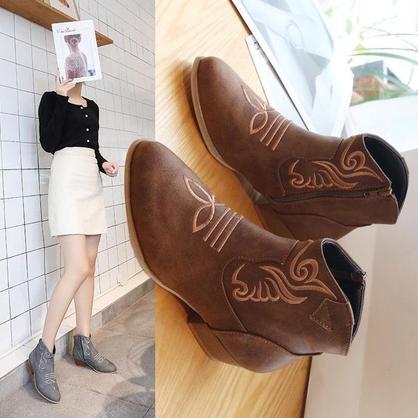 

boots women 2021 new autumn round head embroidery thick heel boots1, Black