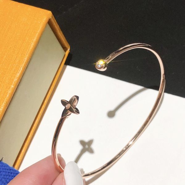 

2021 new luxury fashion design four-leaf clover bracelet high-end custom sterling silver design unique bracelet ing, Red;brown