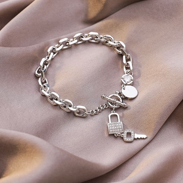 

small designmicro inlaid zircon chainkorean versionfashionableelegant chain chainkey ringelegantand adjustable white hand ring small designm, Golden;silver