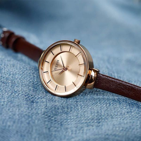 

модные часы, дамы, студенты, простой темперамент, Slivery;brown