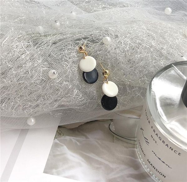 

stud temperament earrings in black and white color matching light contracted fashion resin piece of wafer earr, Golden;silver