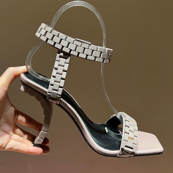 2022 Yeni Kadın Sandalet Metal İzle Word Toka Ile Ince Ayakkabı Gladyatör Roma Yüksek Topuklu Kadın Pompalar Tasarımcı Bayanlar Ofis Parti Gelinlik Ayakkabı 35-41 Kutusu Ile