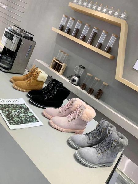 

2020 brand snow boots women luxury designer new style flufy lace-up shearling sapatos de mujer solid flock women's winter shoes, Black