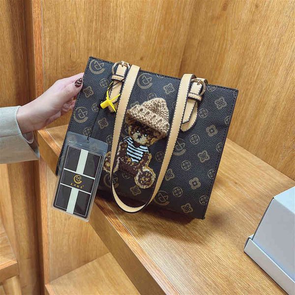 

2022 factory wholesale maescuchi popular live broadcast korean version tot hat one shoulder messenger portable women's bag