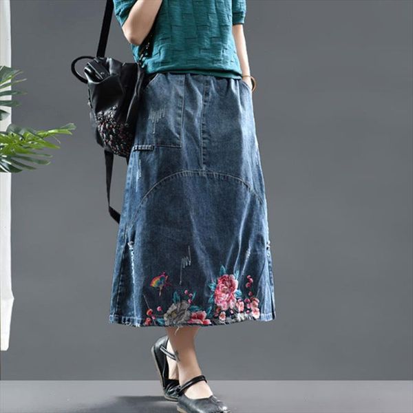 

2021 spring denim skirt retro women elastic waist casual embroidery floral skirt new ladies spliced pocket ripped jeans skirts, Black