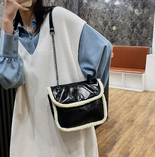 

2020 women waist bag fashion bumbag for woman crackle belt bag lady cross body bag sac banane with lamb hair 3 color street qs