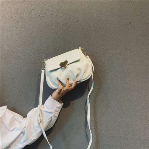 

малый дизайн сумки женщины 2020 мягкой кожа кнопки сердца персика новой мода складки подмышка маленьких круглые женщин дизайн пакет bagshoul