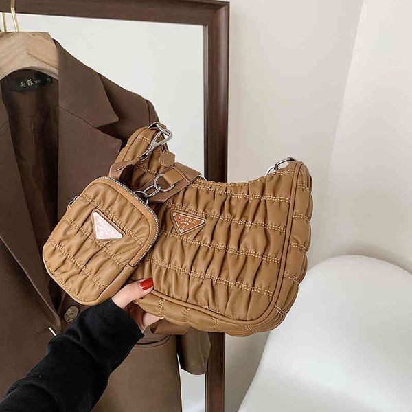 

2022 latest models handbag wholesale spring versatile one shoulder square texture with small temperament women's