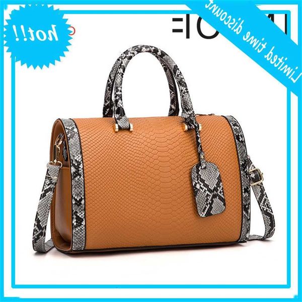 

small task women designer luxury handbag 2019 new snake pattern chain bags casual dead simple ladies messenger bag