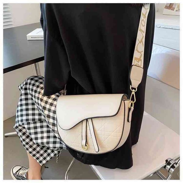 

2022 latest models handbag wholesale summer versatile saddle red atmosphere single shoulder female