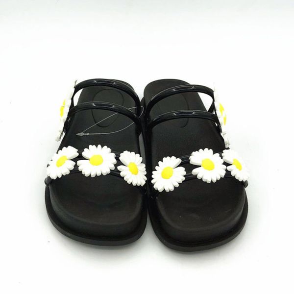 

fiber plastic slippers summer women's super little daisy breathable rubber straight flower household sandals, Black;red