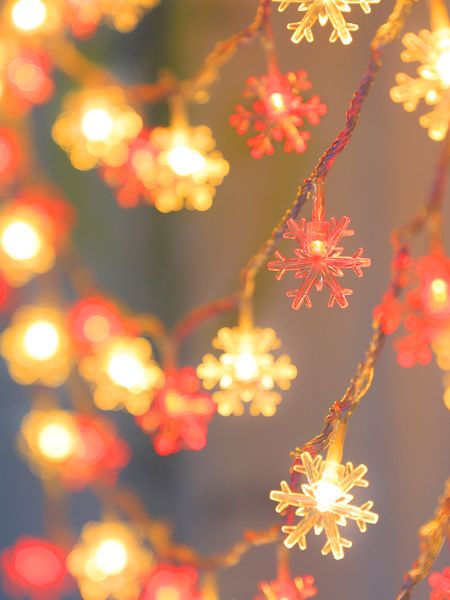 

2021 led broadcast snowflake string flash color light live star net red girl wedding room decoration lamp new
