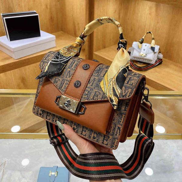 

75% off handbag factory store on autumn women's single shoulder diagonal cross versatile reservation, Black;red