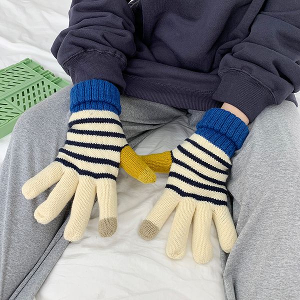 

korean girl students warm lovely in winter, wool color matching stripe touch screen gloves, soft girl, cold proof and plush thickening, Blue;gray