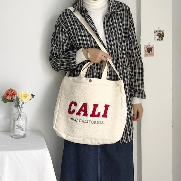 

large capacitu lady shopping bag plush handbags casual cool girl crossbody bag women winter bags fashion collocation style