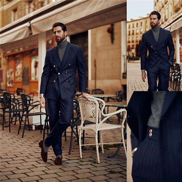 Pantaloni da cappotto da uomo d'affari gessati blu scuro adatti allo smoking doppio petto di alta qualità da uomo, giacca da ballo (giacca + pantaloni)