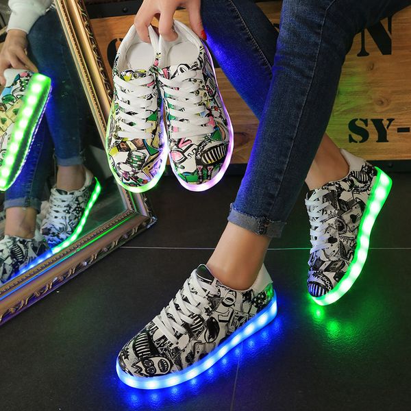 7ipupas 27-44 LED-Leuchtschuhe mit Licht, Unisex-Simulationssohle Superstar LED-Turnschuhe Junge, Mädchen Leuchten leuchtende Turnschuhe LJ200907