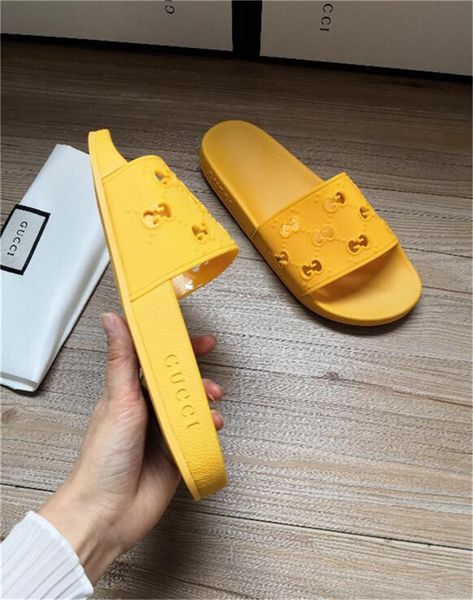 

2019 luxury designer men summer rubber sandals beach slide fashion scuffs slippers indoor shoes size eur 35-46 with box vs069, Black