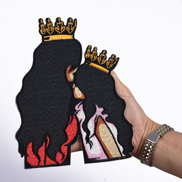 Wholesale príncipe e princesa faculdade faculdade chenille patch ferro em patches de coroa para roupas