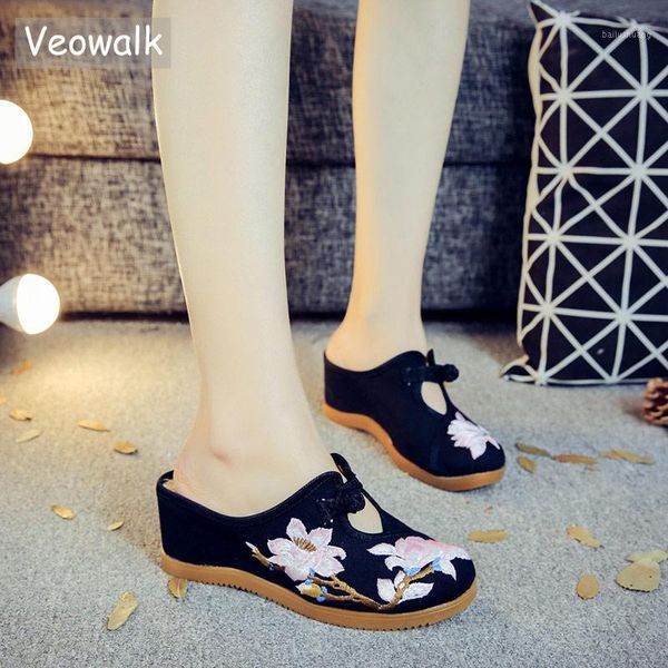 

veowalk flower embroidered women canvas mules wedge slippers slip on close toe elegant ladies casual summer cotton heeled shoes1, Black