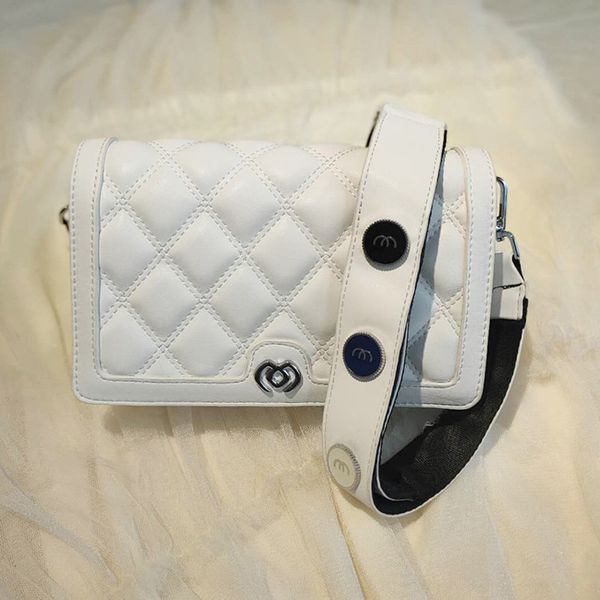 

2019 new small fragrance lingge women's fashion wide shoulder strap single shoulder small square bag straddle classic bag myafw