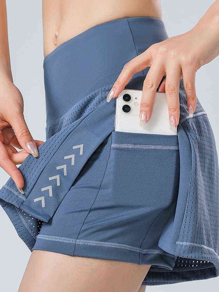 

new summer running fitness yoga pants breathable vacation anti-glare shorts loose side pockets pants women's sports shorts y220311, White;black