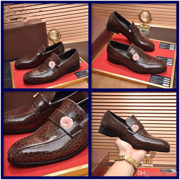 

2019 new autumn fashion men office shoes patent leather designer men dress shoes white black male soft leather wedding party oxford shoes