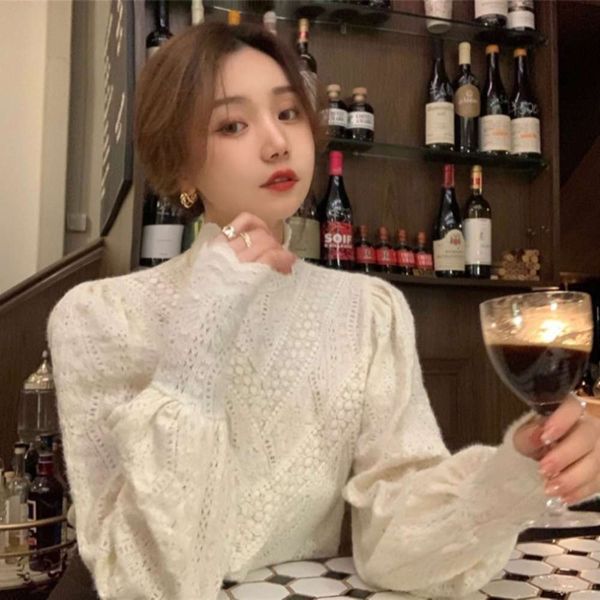 

2021 spring hanfeng high collar lace women's new slim bottom shirt 34853, White