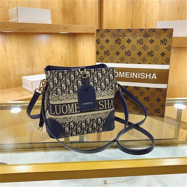 

outlet sale 80% off 2022 new fashion trend large capacity bucket bag high-grade texture versatile one shoulder portable messenger