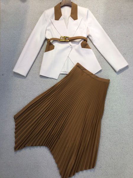 

2021 new female patchwork suit versatile light luxury design sense small crowd jacket half pleated skirt set skirt, White