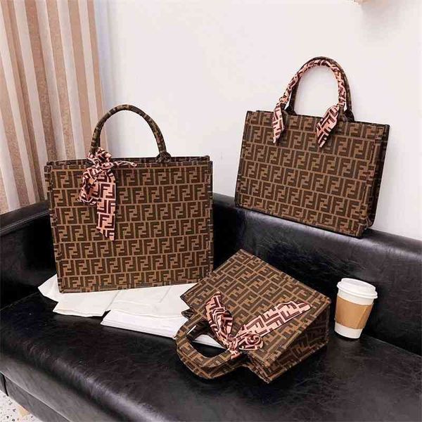 

women star the same style women's fashion atmosphere travel tote bag hand shopping bag 50% clearance sale