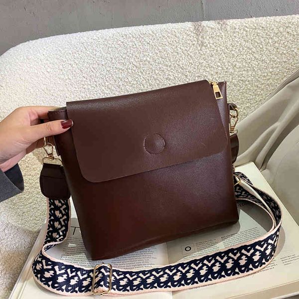 

2022 factory wholesale women's bag new tide net red bucket small and versatile ins large capacity single shoulder bag, messenger bag