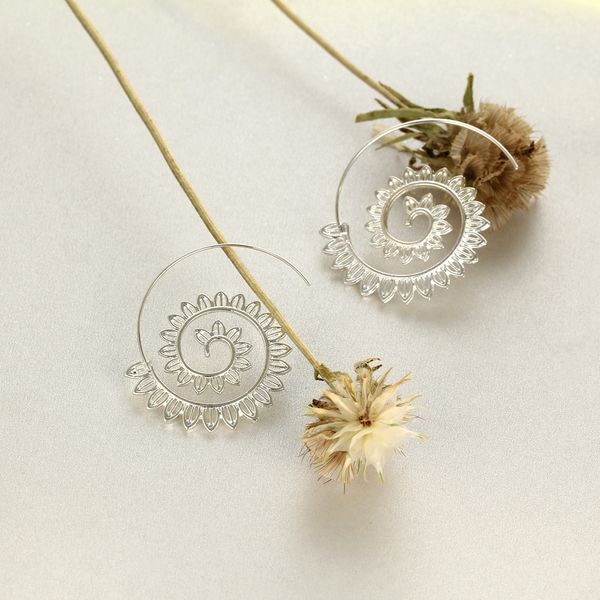 

whirlpool gear earrings personality circle spiral ear jewelry, Golden;silver