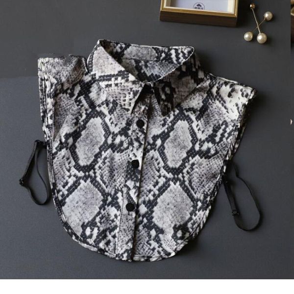 

2020 vintage snake print false collar shirt detachable fake shirt collar for women leopard peter pan detachable dot fak qyldug, Blue;red