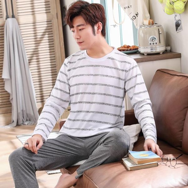 

men's sleepwear a set of striped cotton pajamas, long sleeve wear round neck when you go home, until the spring 2021, Black;brown