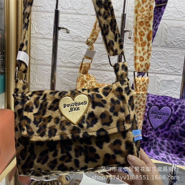 

мода крокодил женщины порезающие сумки широкий ремешок сумки pu кожа сумка crossbody небольшая лоскутная женская кошельки # 306100