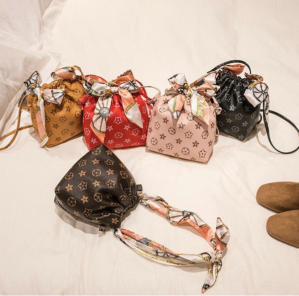 

printing mini purse ladies pu mobile phone handbags shoulder bags girl silk scarf bow single drawstring portable bucket bag, Black