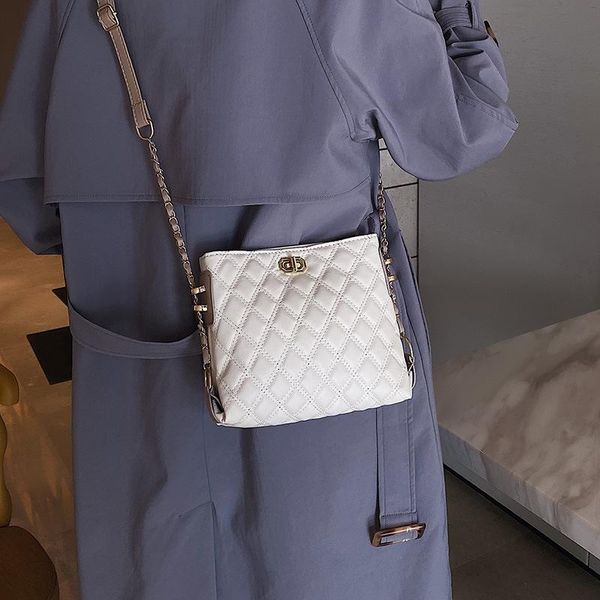 

2020 new fashion small square bag messenger bag embroidery thread rhombus shoulder lady chain handbag women's